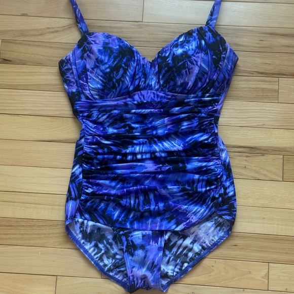 Miraclesuit Other - Miraclesuit Size 12 Estilo Style One-Piece Swimsuit